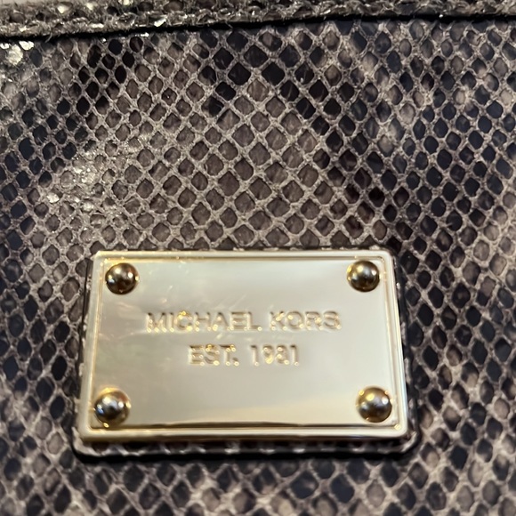 Michael Kors 💕python embossed leather tote 🐍 - Picture 2 of 6